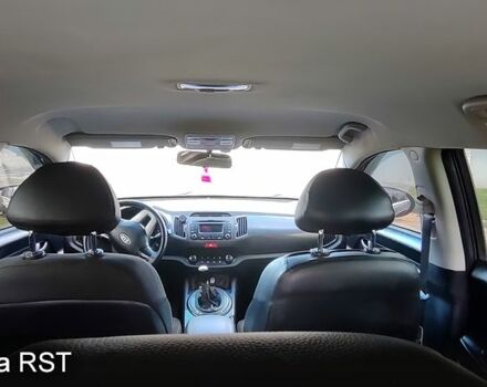 Чорний Кіа Sportage, об'ємом двигуна 2 л та пробігом 240 тис. км за 11200 $, фото 6 на Automoto.ua