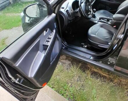 Чорний Кіа Sportage, об'ємом двигуна 1.69 л та пробігом 172 тис. км за 13500 $, фото 3 на Automoto.ua