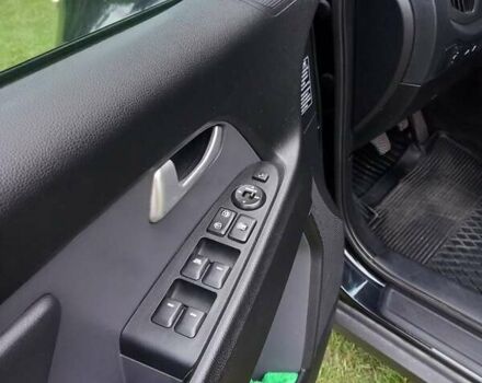 Чорний Кіа Sportage, об'ємом двигуна 1.7 л та пробігом 170 тис. км за 12500 $, фото 34 на Automoto.ua