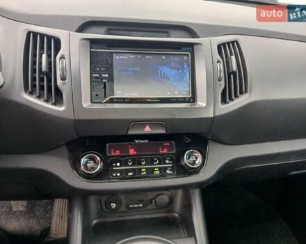 Черный Киа Sportage, объемом двигателя 2 л и пробегом 256 тыс. км за 12800 $, фото 3 на Automoto.ua