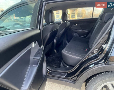 Черный Киа Sportage, объемом двигателя 2 л и пробегом 244 тыс. км за 13900 $, фото 12 на Automoto.ua