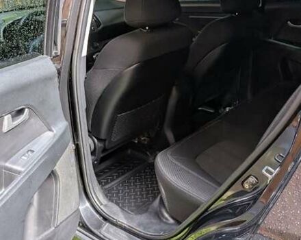 Чорний Кіа Sportage, об'ємом двигуна 2 л та пробігом 150 тис. км за 11500 $, фото 11 на Automoto.ua