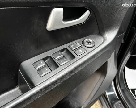 Черный Киа Sportage, объемом двигателя 1.7 л и пробегом 165 тыс. км за 13490 $, фото 18 на Automoto.ua