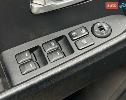 Черный Киа Sportage, объемом двигателя 2.4 л и пробегом 173 тыс. км за 12990 $, фото 9 на Automoto.ua