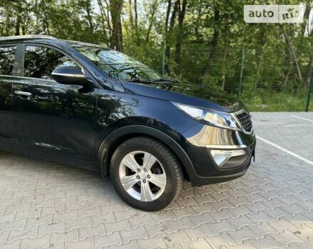 Чорний Кіа Sportage, об'ємом двигуна 2 л та пробігом 207 тис. км за 11800 $, фото 4 на Automoto.ua