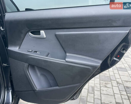 Черный Киа Sportage, объемом двигателя 1.99 л и пробегом 329 тыс. км за 13300 $, фото 22 на Automoto.ua