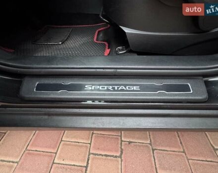Черный Киа Sportage, объемом двигателя 2 л и пробегом 180 тыс. км за 13300 $, фото 66 на Automoto.ua