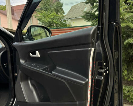 Чорний Кіа Sportage, об'ємом двигуна 1.7 л та пробігом 219 тис. км за 11200 $, фото 12 на Automoto.ua