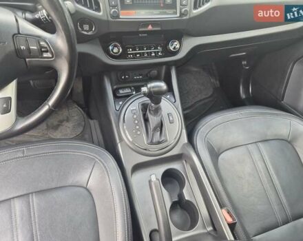 Чорний Кіа Sportage, об'ємом двигуна 2 л та пробігом 174 тис. км за 16799 $, фото 36 на Automoto.ua