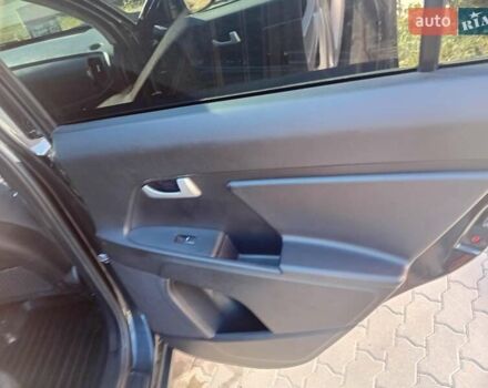 Чорний Кіа Sportage, об'ємом двигуна 1.69 л та пробігом 281 тис. км за 10700 $, фото 6 на Automoto.ua