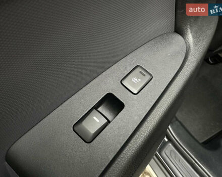 Чорний Кіа Sportage, об'ємом двигуна 2 л та пробігом 225 тис. км за 14500 $, фото 29 на Automoto.ua