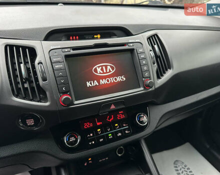 Чорний Кіа Sportage, об'ємом двигуна 2 л та пробігом 225 тис. км за 14500 $, фото 37 на Automoto.ua