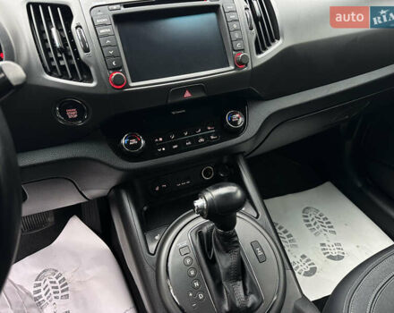 Чорний Кіа Sportage, об'ємом двигуна 2 л та пробігом 225 тис. км за 14500 $, фото 32 на Automoto.ua