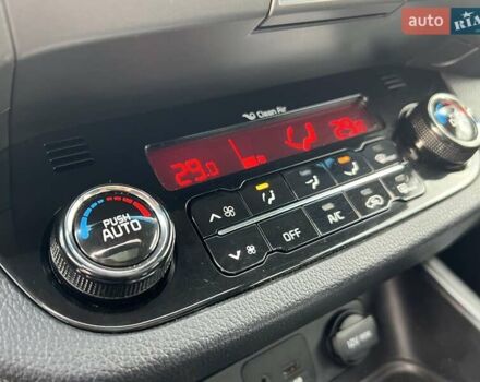 Чорний Кіа Sportage, об'ємом двигуна 0 л та пробігом 197 тис. км за 14950 $, фото 80 на Automoto.ua