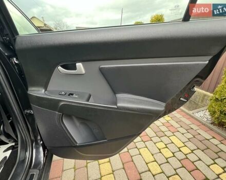 Чорний Кіа Sportage, об'ємом двигуна 0 л та пробігом 197 тис. км за 14950 $, фото 101 на Automoto.ua