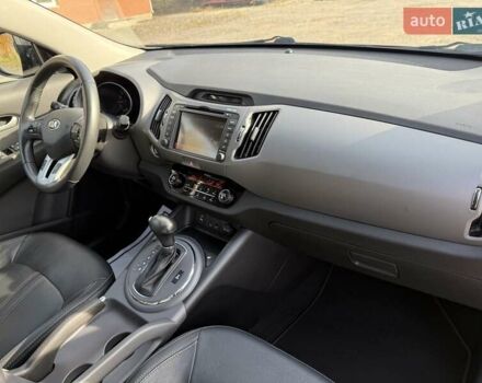 Чорний Кіа Sportage, об'ємом двигуна 2 л та пробігом 147 тис. км за 16900 $, фото 40 на Automoto.ua