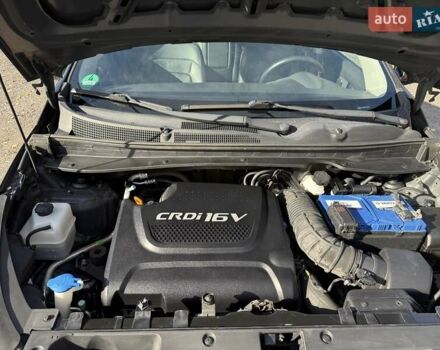 Чорний Кіа Sportage, об'ємом двигуна 2 л та пробігом 147 тис. км за 16900 $, фото 57 на Automoto.ua