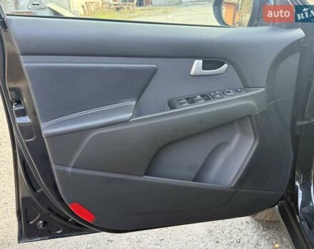 Чорний Кіа Sportage, об'ємом двигуна 2 л та пробігом 147 тис. км за 16900 $, фото 48 на Automoto.ua