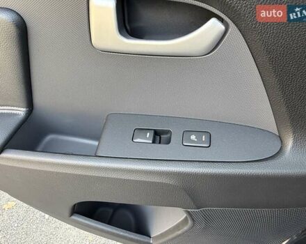 Чорний Кіа Sportage, об'ємом двигуна 2 л та пробігом 147 тис. км за 16900 $, фото 26 на Automoto.ua