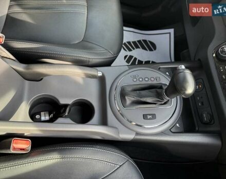 Чорний Кіа Sportage, об'ємом двигуна 2 л та пробігом 147 тис. км за 16900 $, фото 35 на Automoto.ua