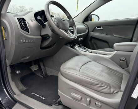 Черный Киа Sportage, объемом двигателя 2.4 л и пробегом 180 тыс. км за 309 $, фото 4 на Automoto.ua