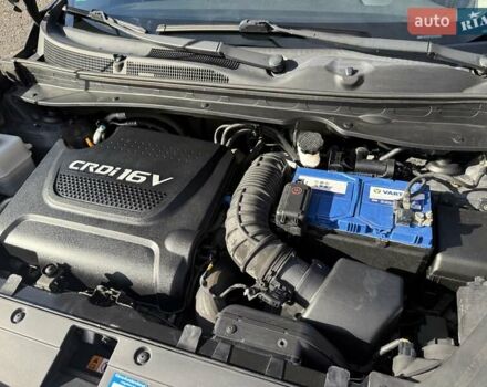 Чорний Кіа Sportage, об'ємом двигуна 2 л та пробігом 147 тис. км за 16900 $, фото 56 на Automoto.ua