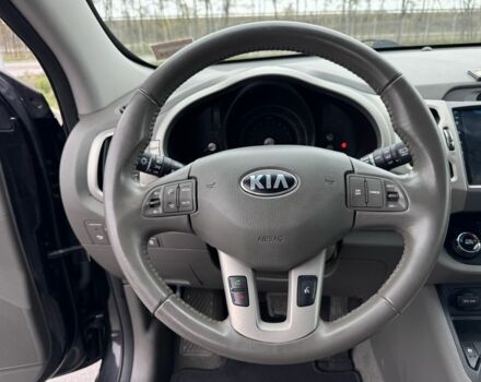 Черный Киа Sportage, объемом двигателя 2.4 л и пробегом 180 тыс. км за 309 $, фото 9 на Automoto.ua