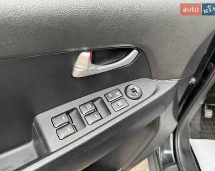 Черный Киа Sportage, объемом двигателя 2.4 л и пробегом 117 тыс. км за 12690 $, фото 18 на Automoto.ua