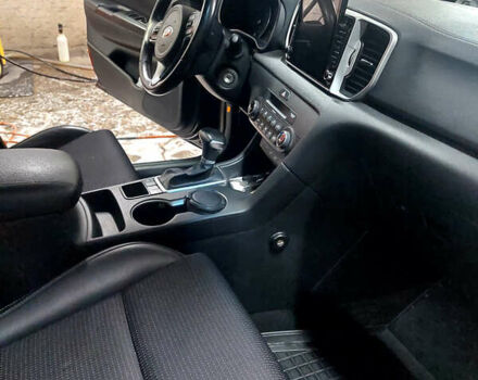 Чорний Кіа Sportage, об'ємом двигуна 2 л та пробігом 83 тис. км за 22000 $, фото 6 на Automoto.ua