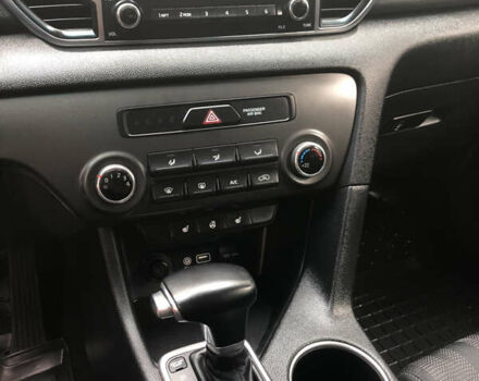 Чорний Кіа Sportage, об'ємом двигуна 2 л та пробігом 39 тис. км за 17800 $, фото 80 на Automoto.ua