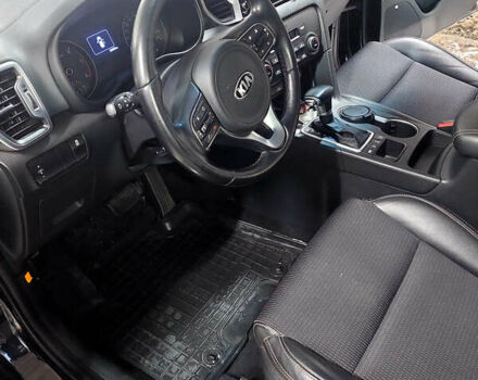 Чорний Кіа Sportage, об'ємом двигуна 2 л та пробігом 83 тис. км за 22000 $, фото 4 на Automoto.ua