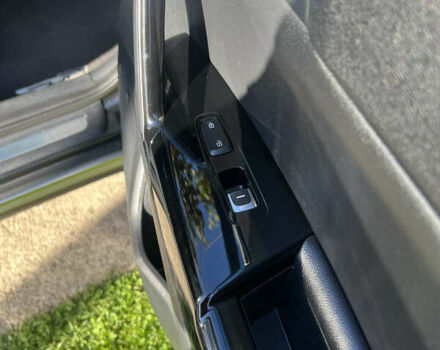 Черный Киа Sportage, объемом двигателя 2 л и пробегом 141 тыс. км за 18000 $, фото 2 на Automoto.ua