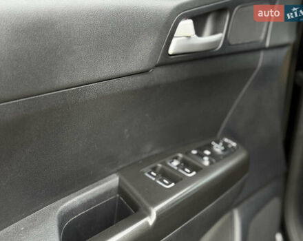 Черный Киа Sportage, объемом двигателя 1.69 л и пробегом 282 тыс. км за 14999 $, фото 19 на Automoto.ua