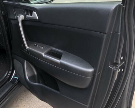 Чорний Кіа Sportage, об'ємом двигуна 2 л та пробігом 39 тис. км за 17800 $, фото 66 на Automoto.ua