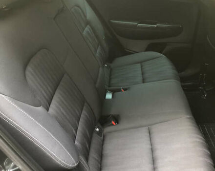 Чорний Кіа Sportage, об'ємом двигуна 2 л та пробігом 39 тис. км за 17800 $, фото 49 на Automoto.ua