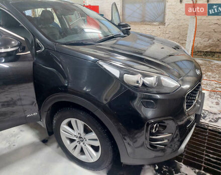 Чорний Кіа Sportage, об'ємом двигуна 2 л та пробігом 83 тис. км за 22000 $, фото 5 на Automoto.ua
