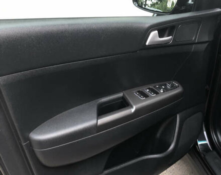 Чорний Кіа Sportage, об'ємом двигуна 2 л та пробігом 39 тис. км за 17800 $, фото 72 на Automoto.ua