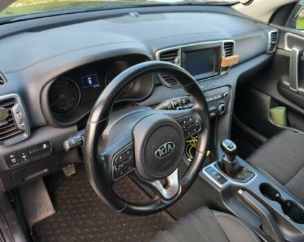 Черный Киа Sportage, объемом двигателя 1.7 л и пробегом 120 тыс. км за 10500 $, фото 5 на Automoto.ua