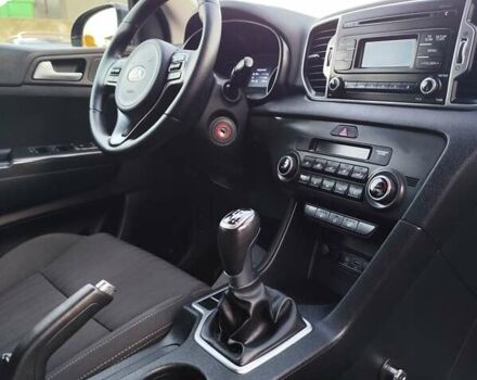Чорний Кіа Sportage, об'ємом двигуна 1.59 л та пробігом 98 тис. км за 15500 $, фото 33 на Automoto.ua
