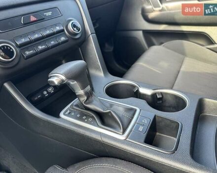 Чорний Кіа Sportage, об'ємом двигуна 2.4 л та пробігом 160 тис. км за 15000 $, фото 43 на Automoto.ua