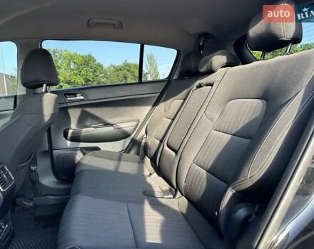 Чорний Кіа Sportage, об'ємом двигуна 2.4 л та пробігом 160 тис. км за 15000 $, фото 35 на Automoto.ua