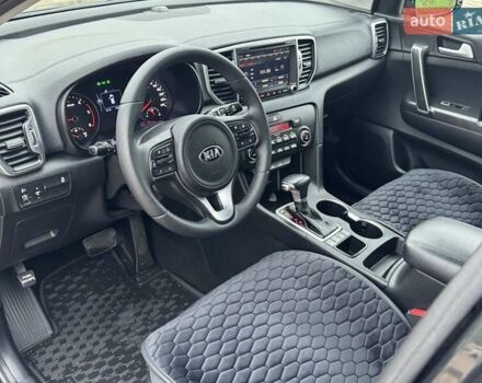 Чорний Кіа Sportage, об'ємом двигуна 1.69 л та пробігом 104 тис. км за 17300 $, фото 17 на Automoto.ua