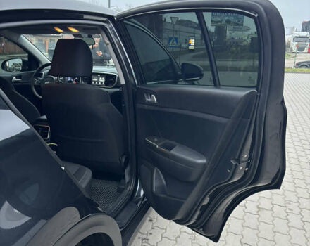 Чорний Кіа Sportage, об'ємом двигуна 1.6 л та пробігом 89 тис. км за 17500 $, фото 10 на Automoto.ua