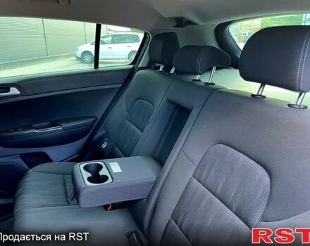 Чорний Кіа Sportage, об'ємом двигуна 1.6 л та пробігом 89 тис. км за 16400 $, фото 6 на Automoto.ua