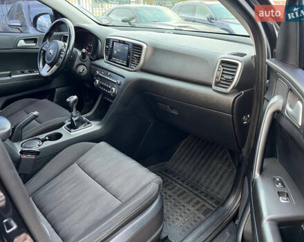 Черный Киа Sportage, объемом двигателя 1.6 л и пробегом 98 тыс. км за 14999 $, фото 13 на Automoto.ua