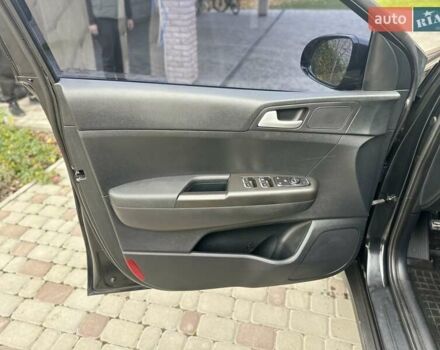 Черный Киа Sportage, объемом двигателя 1.69 л и пробегом 85 тыс. км за 17600 $, фото 9 на Automoto.ua