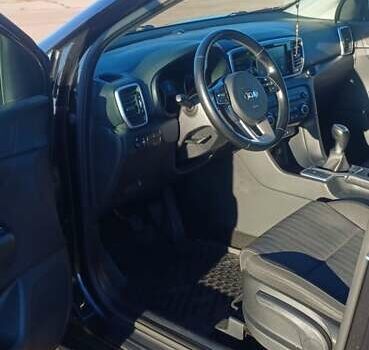 Чорний Кіа Sportage, об'ємом двигуна 1.59 л та пробігом 50 тис. км за 17900 $, фото 8 на Automoto.ua