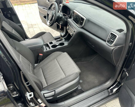 Черный Киа Sportage, объемом двигателя 2.36 л и пробегом 107 тыс. км за 18000 $, фото 9 на Automoto.ua