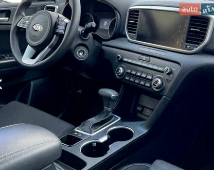 Черный Киа Sportage, объемом двигателя 2.36 л и пробегом 119 тыс. км за 15000 $, фото 6 на Automoto.ua