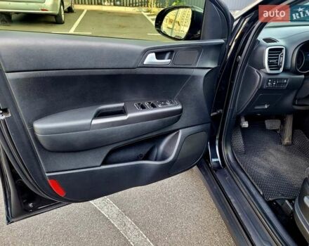 Черный Киа Sportage, объемом двигателя 1.6 л и пробегом 75 тыс. км за 21500 $, фото 7 на Automoto.ua